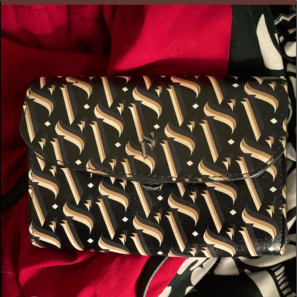 Vera Wang wallet satchel purse crossbody